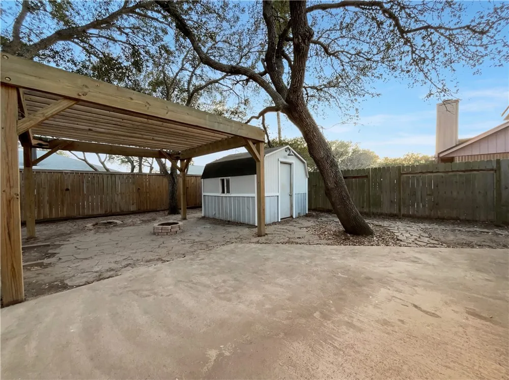 2175 Timberleaf Ingleside, TX 78362