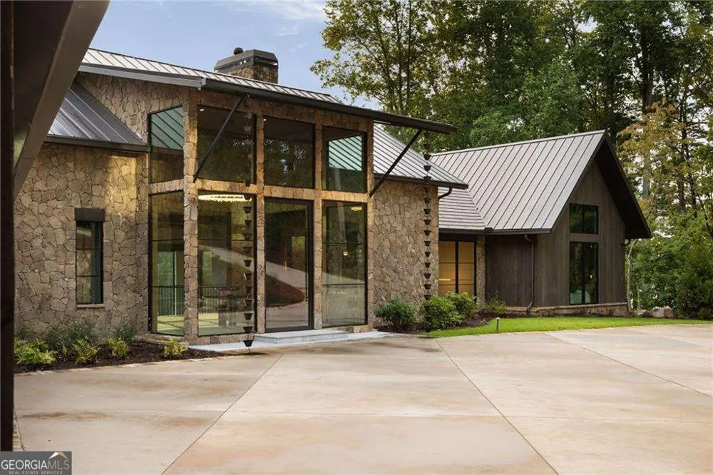 725 Rocky Point DR Morganton, GA 30560