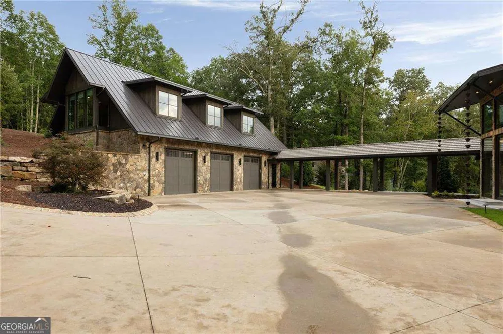 725 Rocky Point DR Morganton, GA 30560