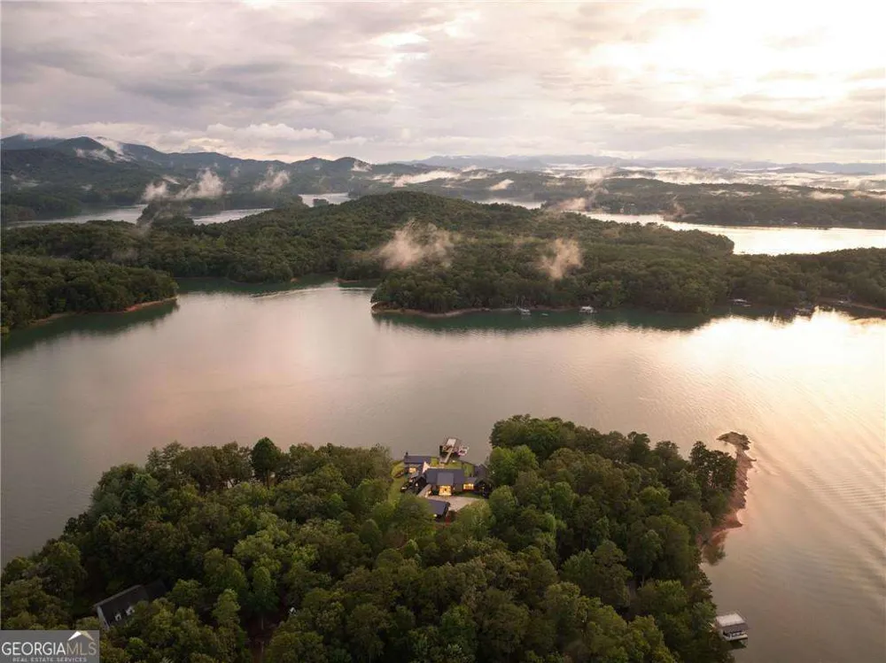 725 Rocky Point DR Morganton, GA 30560