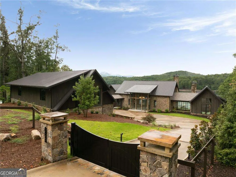 725 Rocky Point DR Morganton, GA 30560