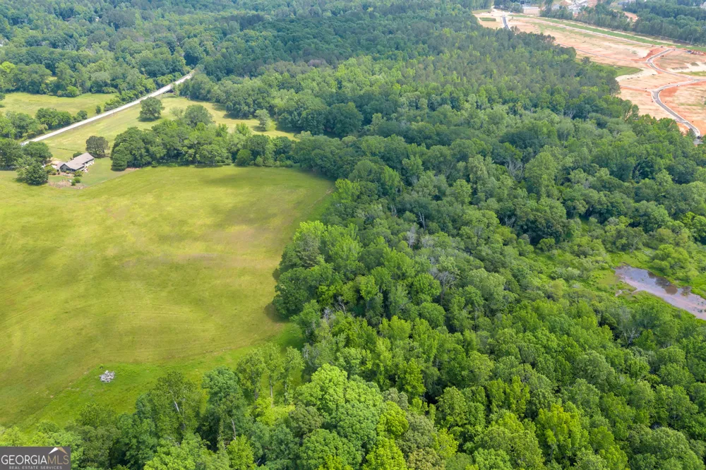 586 Covered Bridge RD Hoschton, GA 30548