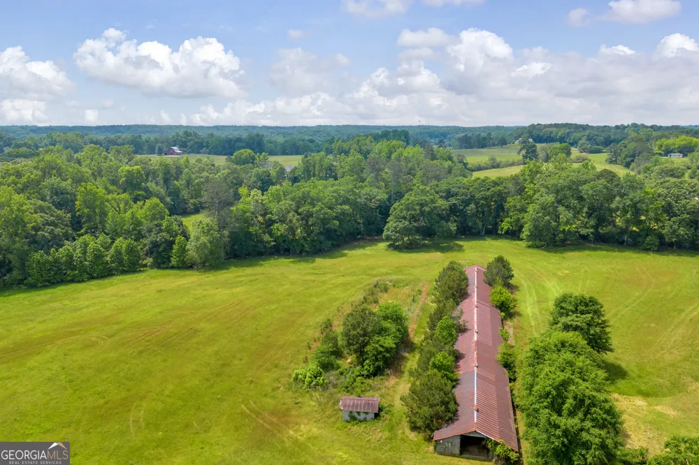 586 Covered Bridge RD Hoschton, GA 30548