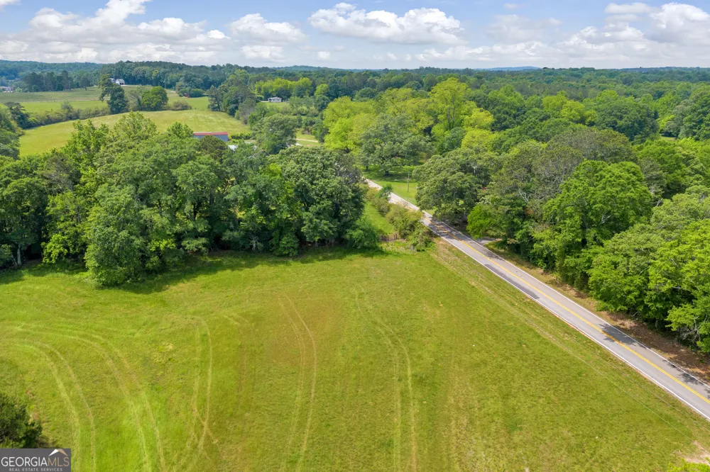 586 Covered Bridge RD Hoschton, GA 30548
