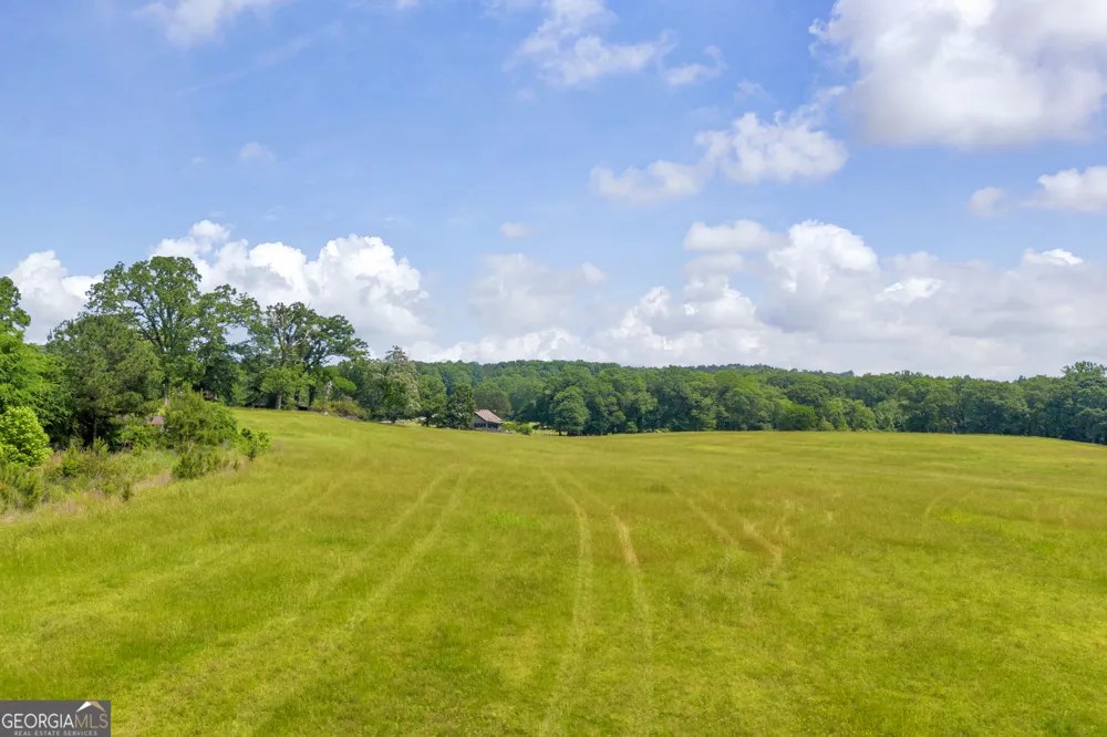 586 Covered Bridge RD Hoschton, GA 30548