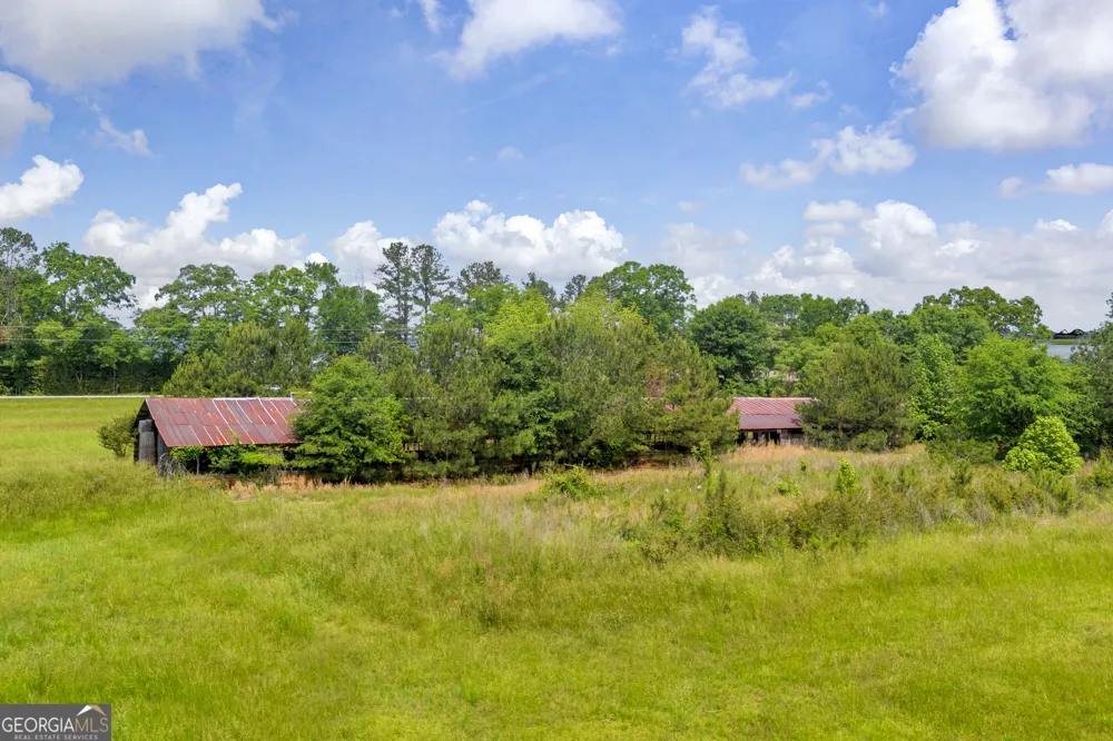 586 Covered Bridge RD Hoschton, GA 30548
