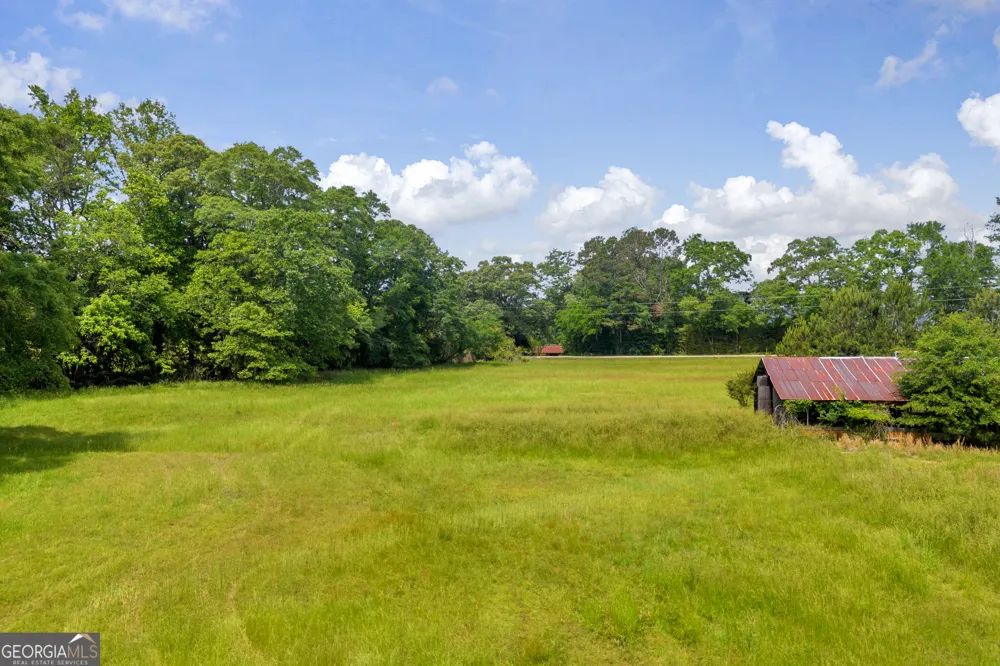 586 Covered Bridge RD Hoschton, GA 30548