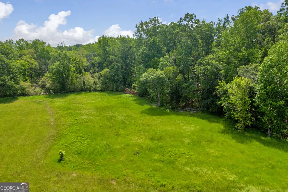 586 Covered Bridge RD Hoschton, GA 30548