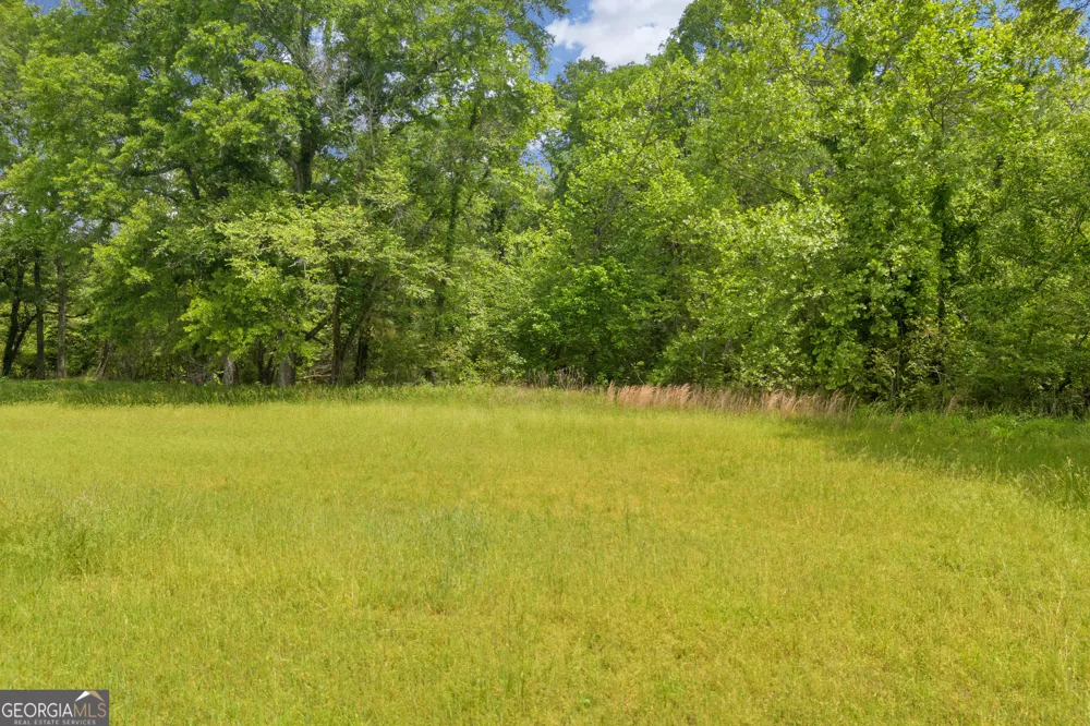 586 Covered Bridge RD Hoschton, GA 30548
