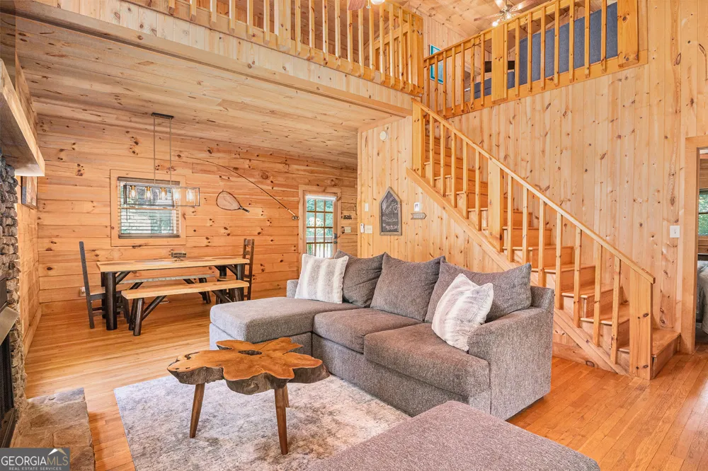 9139 Old 441 S Lakemont, GA 30552