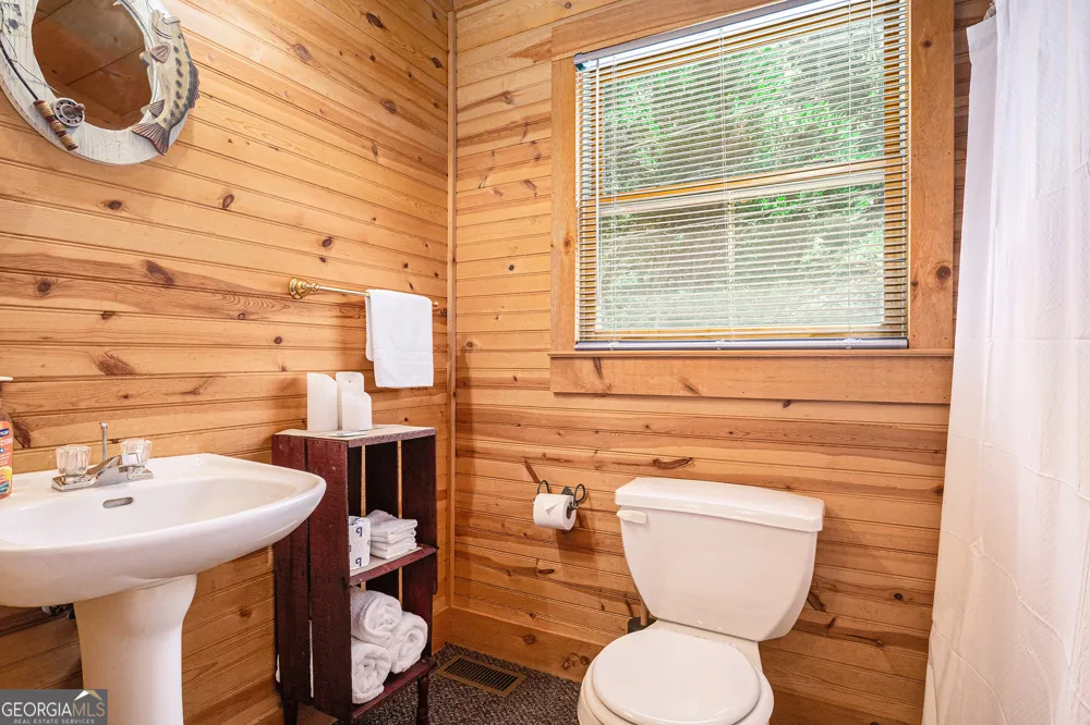 9139 Old 441 S Lakemont, GA 30552