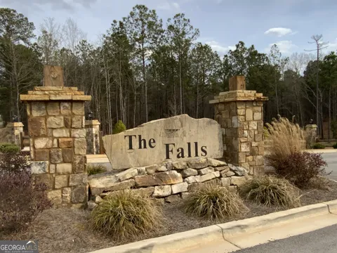 145 Falls LN