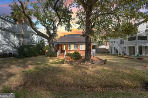 912 Jones AVE