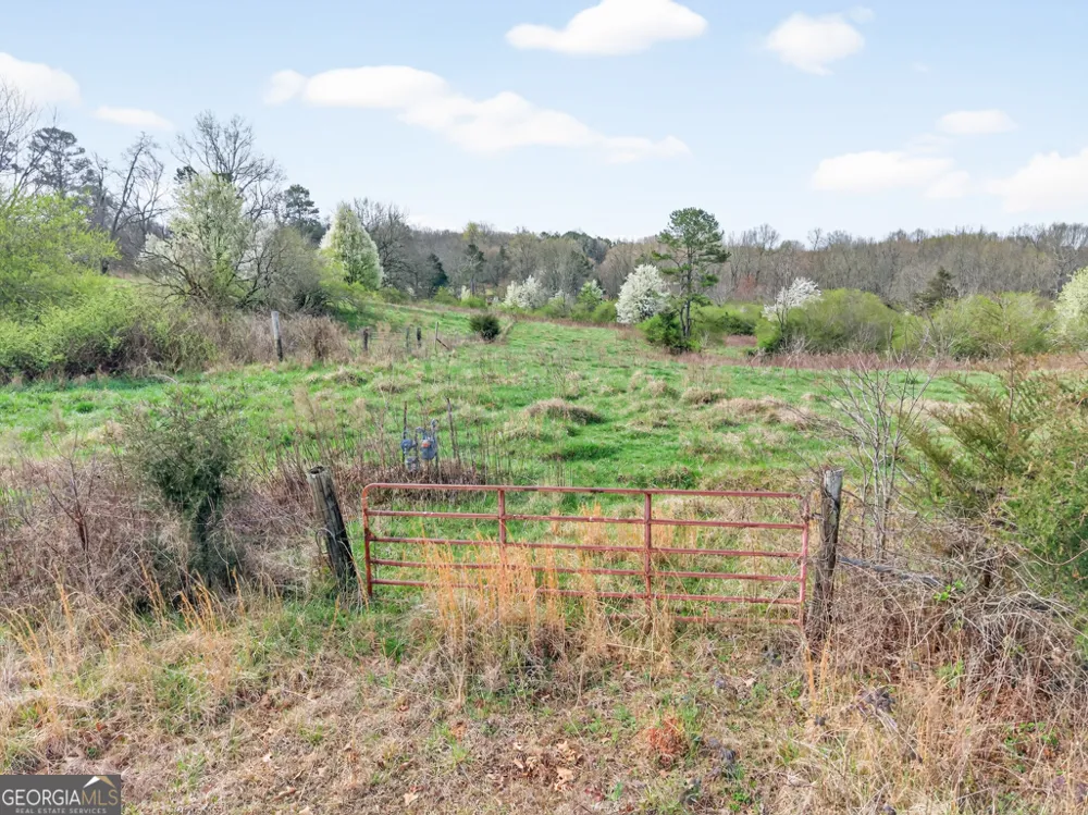 5525 Lula RD Lula, GA 30554