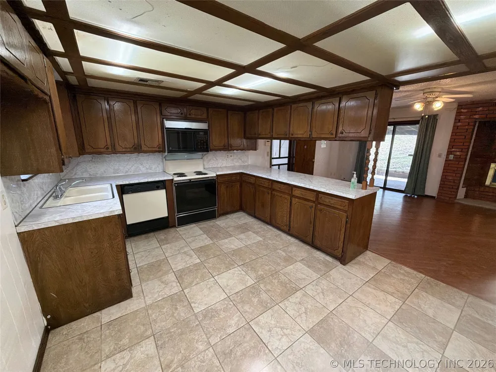 6311 E 81 STREET Fort Gibson, OK 74434