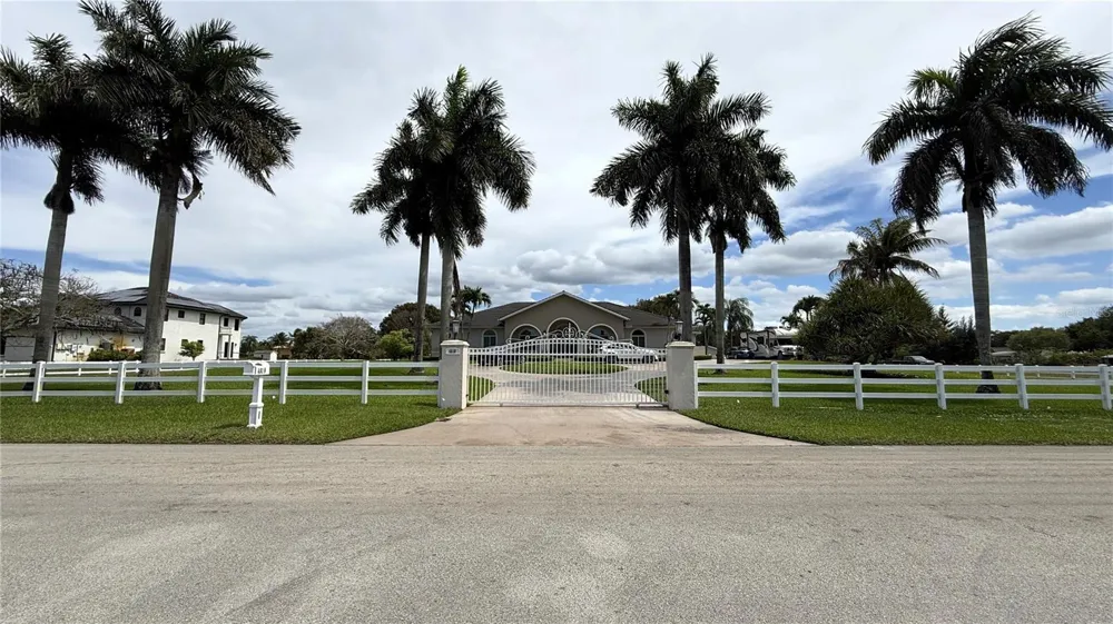 4810 SW 198 TERRACE Southwest Ranches, FL 33332