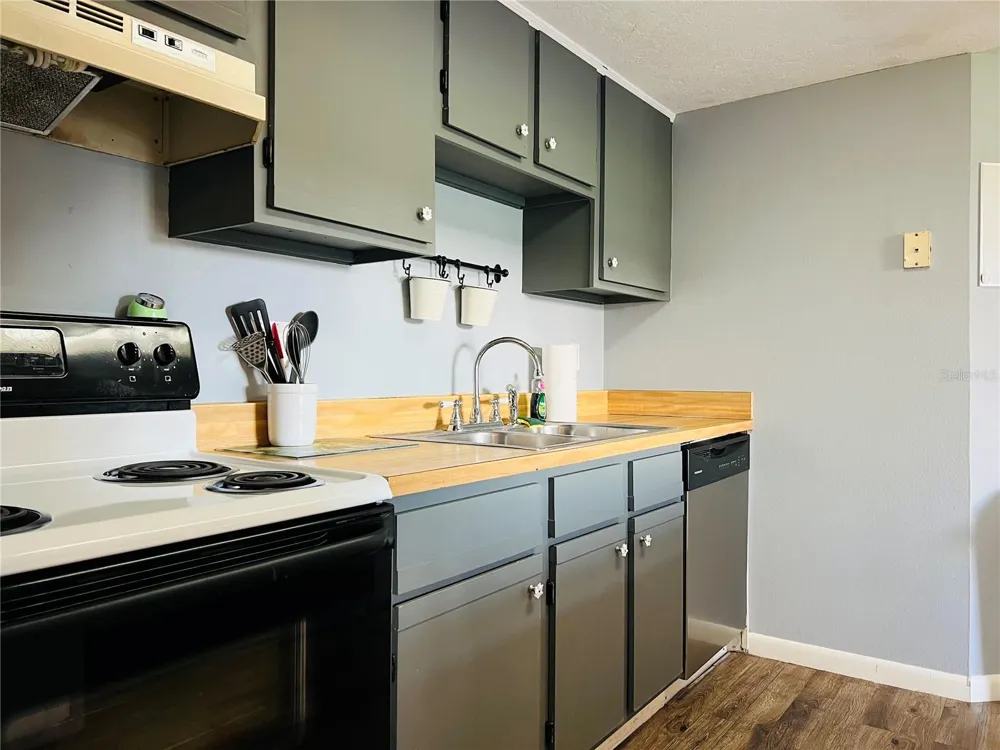 5026 WATER OAK DRIVE #208 Bradenton, FL 34207