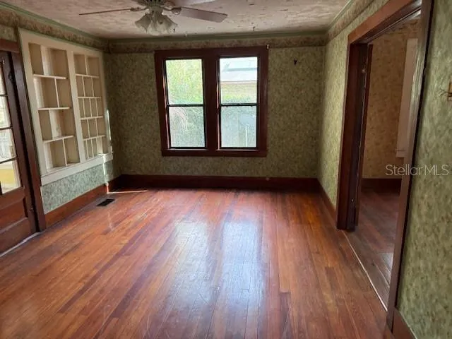 1600 E LAKEVIEW AVENUE Eustis, FL 32726