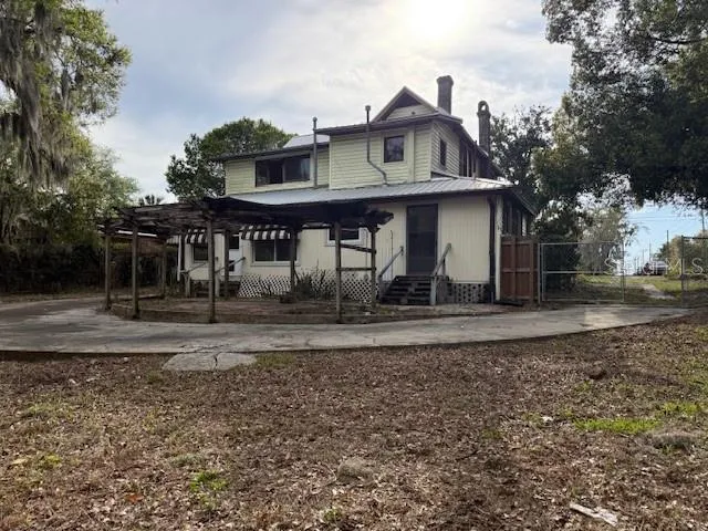 1600 E LAKEVIEW AVENUE Eustis, FL 32726