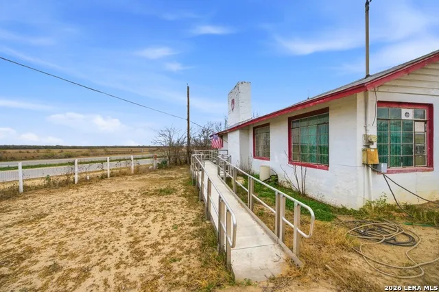 4988 S Loop 1604 E Elmendorf, TX 78112