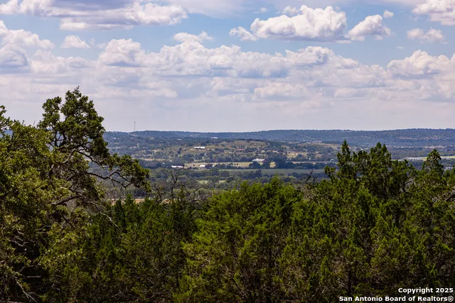 445 Dark Sky Path Kerrville, TX 78028