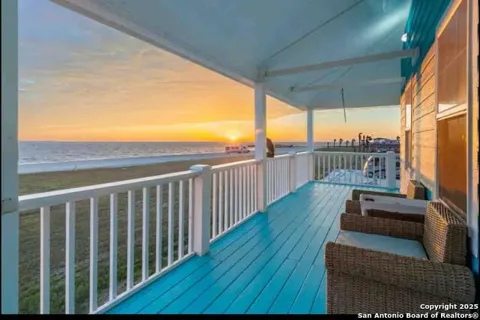 1065 Ocean Dr