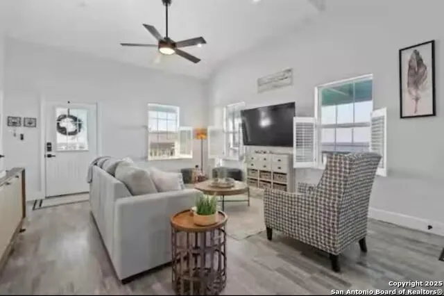 1065 Ocean Dr Port Lavaca, TX 77979