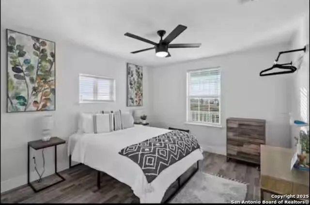 1065 Ocean Dr Port Lavaca, TX 77979