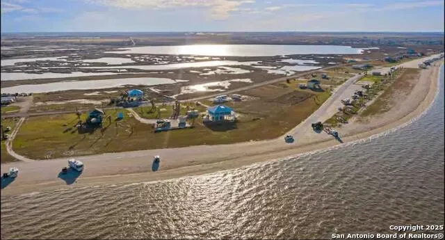 1065 Ocean Dr Port Lavaca, TX 77979