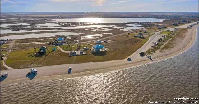 1065 Ocean Dr Port Lavaca, TX 77979