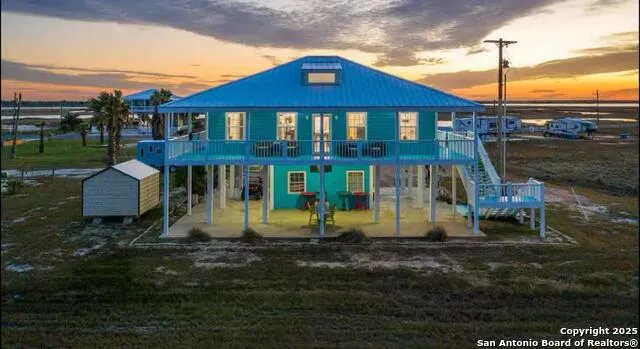 1065 Ocean Dr Port Lavaca, TX 77979