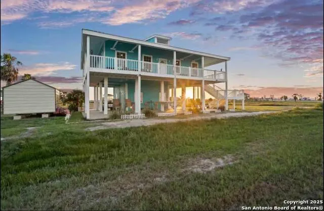 1065 Ocean Dr Port Lavaca, TX 77979