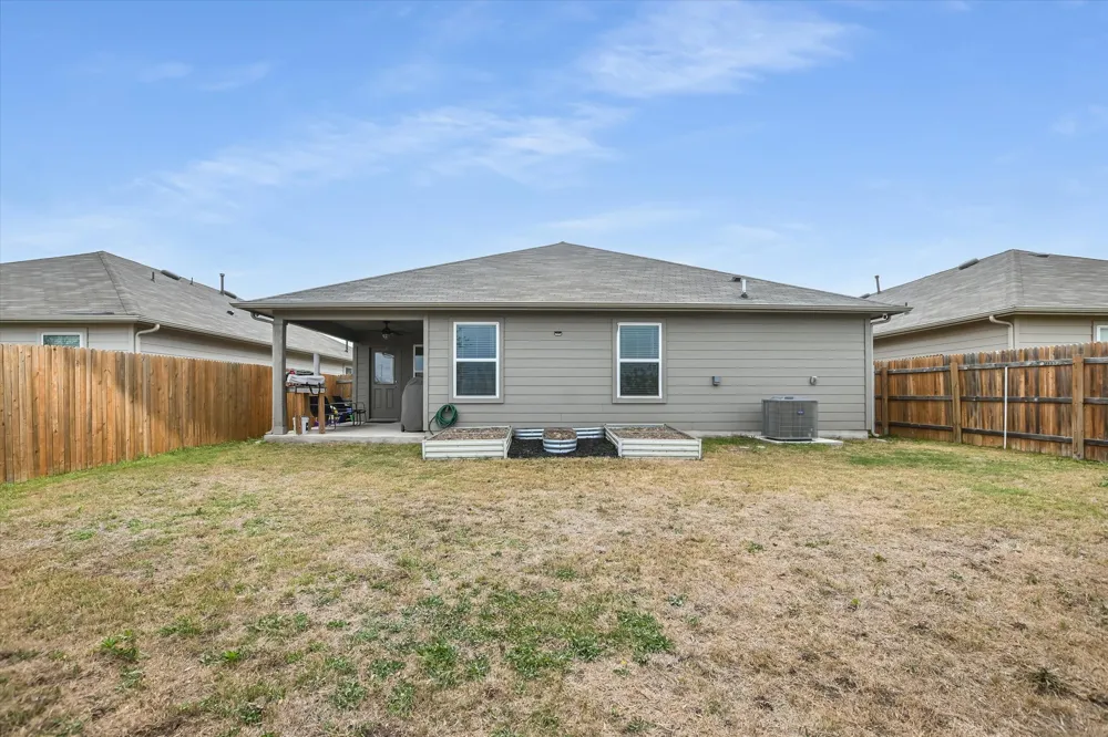 262 SICKLE LOOP Kyle, TX 78640