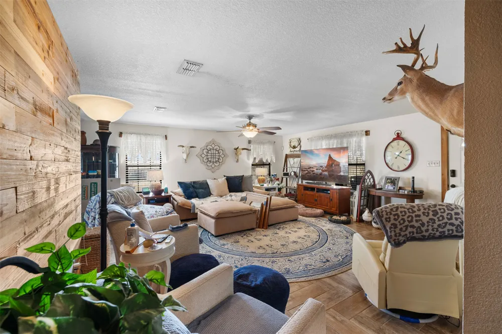 7393 State Highway 80 Nixon, TX 78140