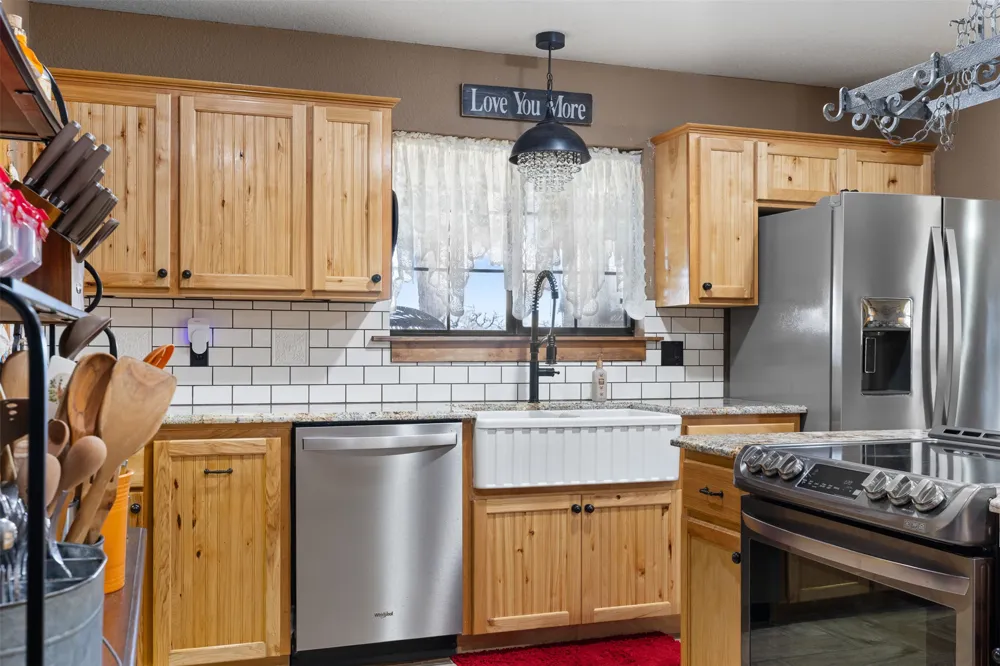 7393 State Highway 80 Nixon, TX 78140