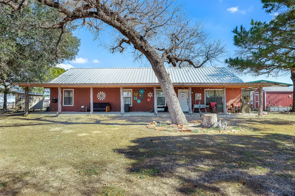 7393 State Highway 80 Nixon, TX 78140