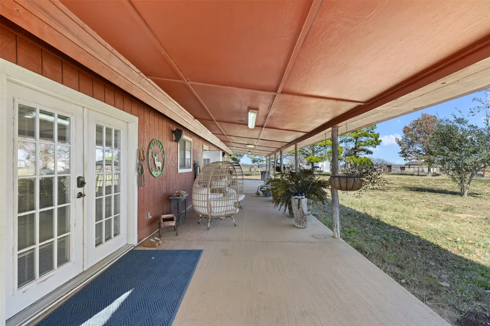 7393 State Highway 80 Nixon, TX 78140