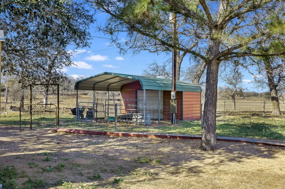 7393 State Highway 80 Nixon, TX 78140