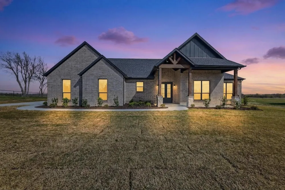 4961 County Road 1098 Celeste, TX 75423