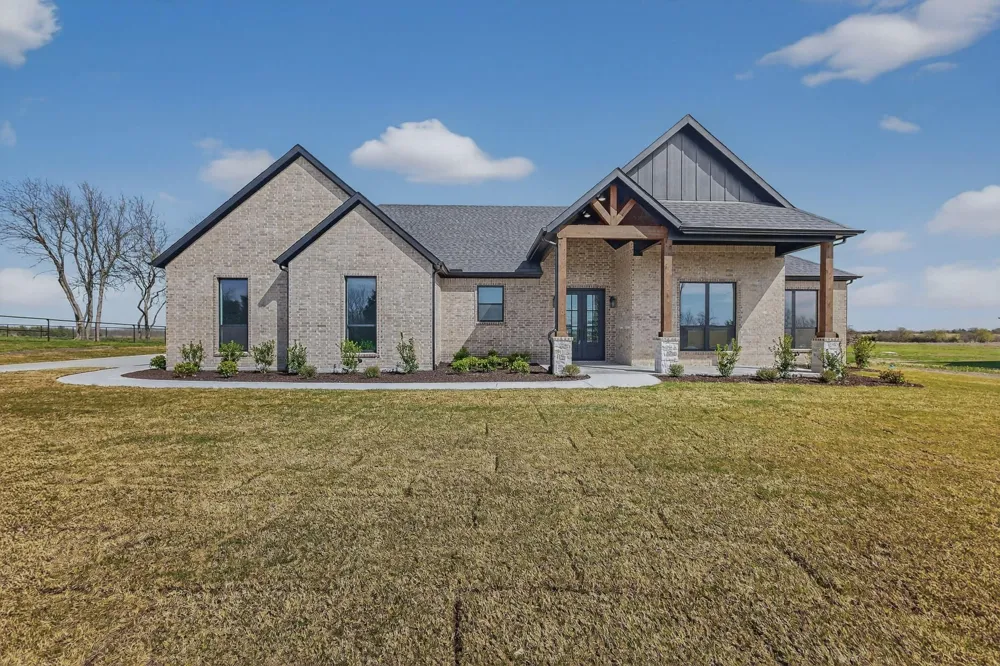 4961 County Road 1098 Celeste, TX 75423