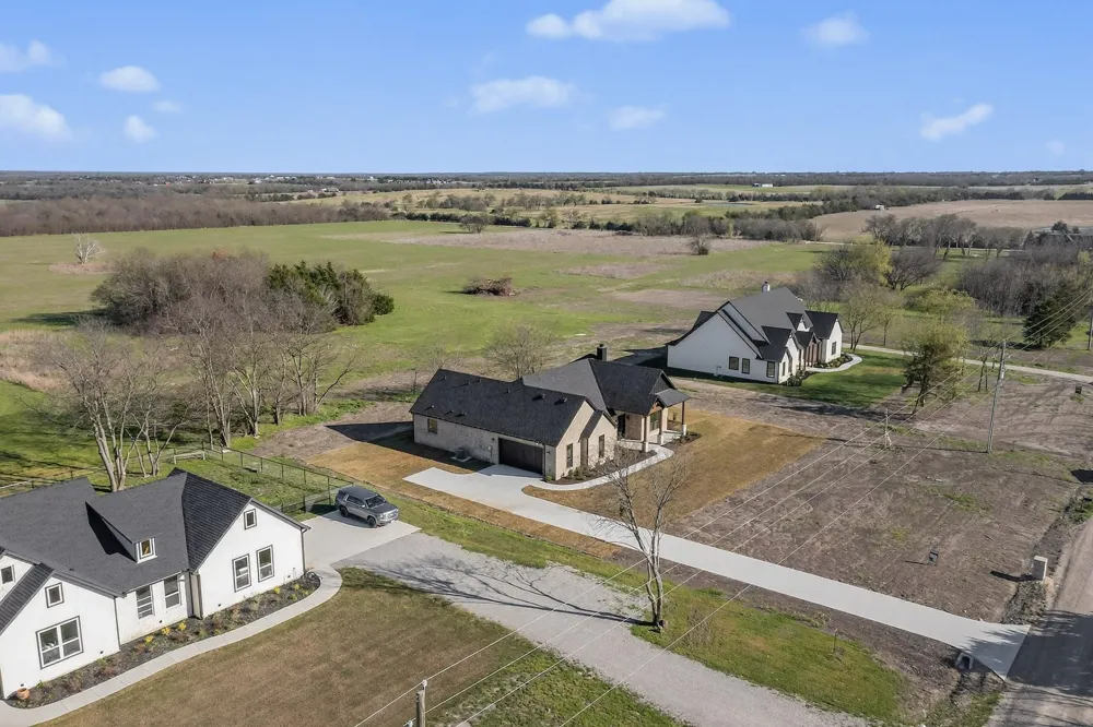 4961 County Road 1098 Celeste, TX 75423