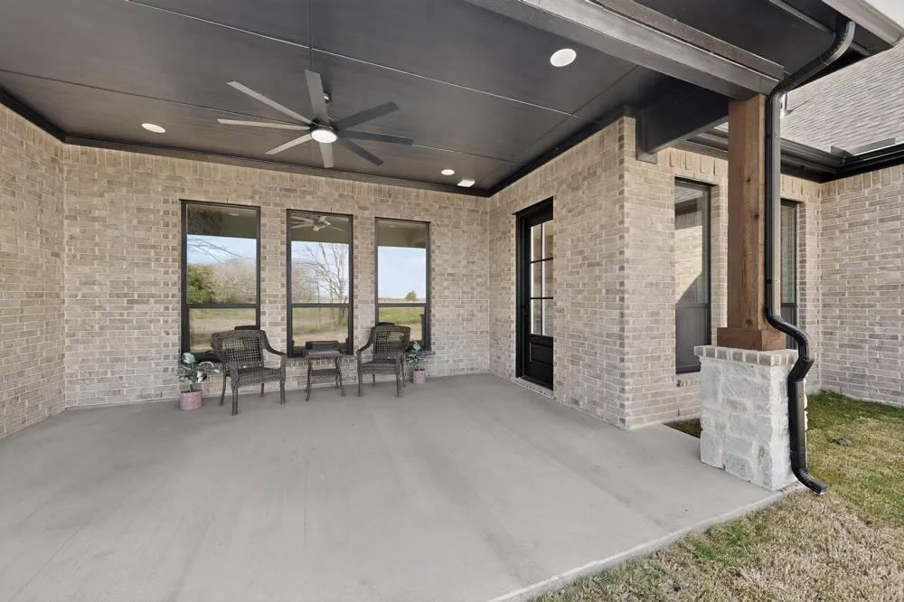 4961 County Road 1098 Celeste, TX 75423