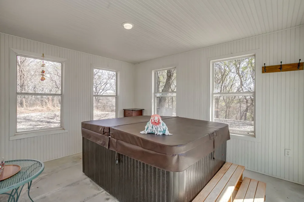 292 Pam Drive Chico, TX 76431