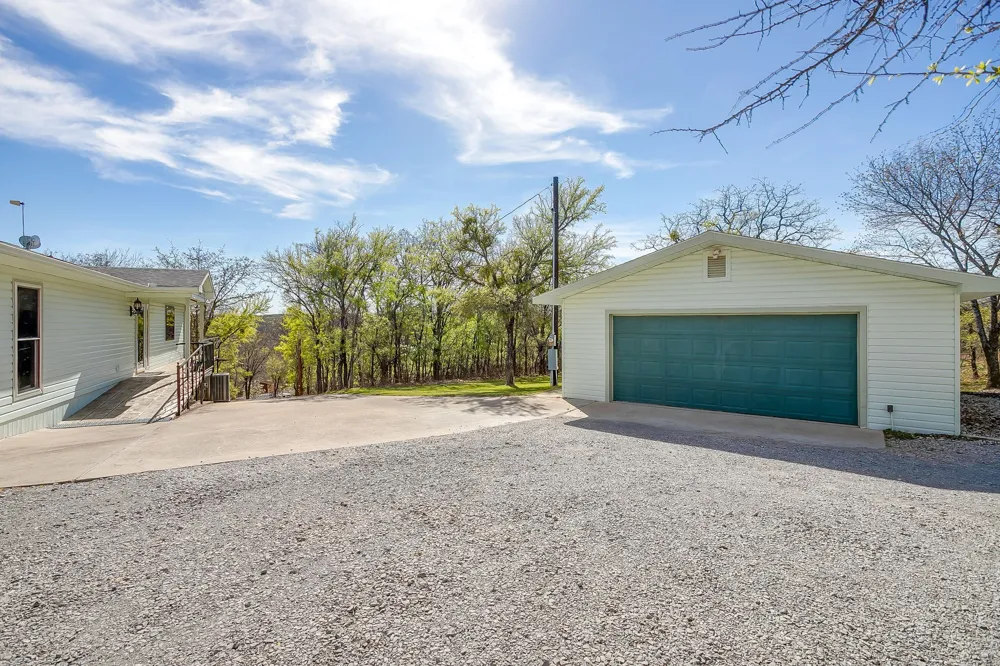 292 Pam Drive Chico, TX 76431