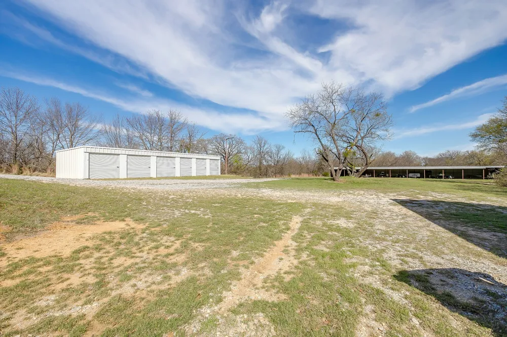 292 Pam Drive Chico, TX 76431