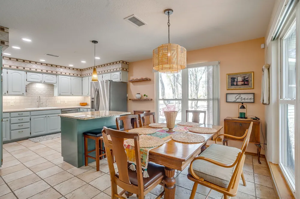 292 Pam Drive Chico, TX 76431