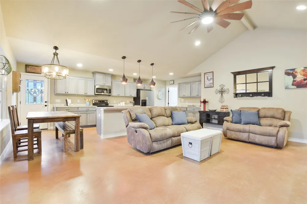 3547 W State Highway 29 Bertram, TX 78605