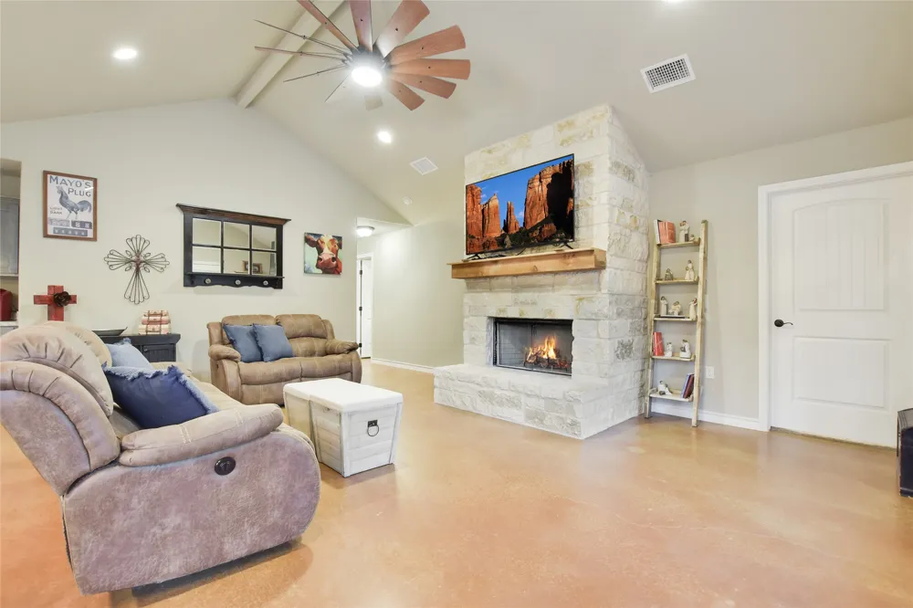 3547 W State Highway 29 Bertram, TX 78605