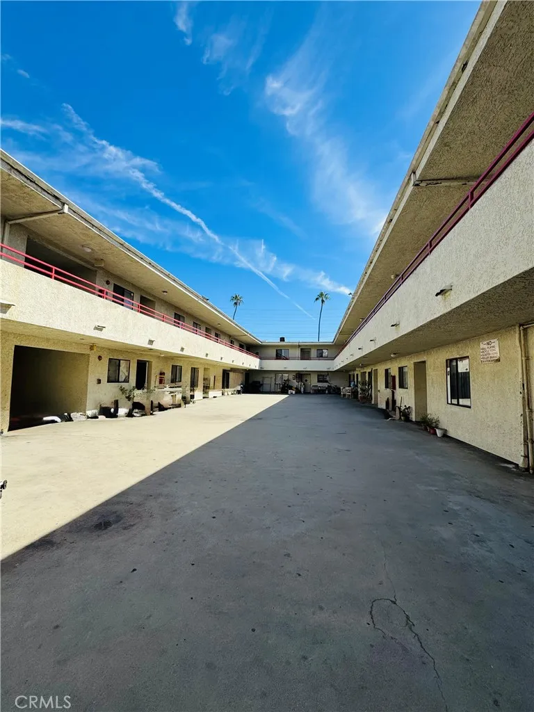 14610 Delano #211 Van Nuys, CA 91411