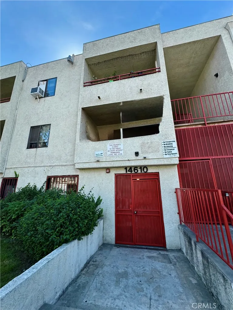 14610 Delano #211 Van Nuys, CA 91411